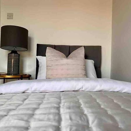Anfield Home Sleeps 5 Close To Lfc Free Parking Liverpool Exteriör bild