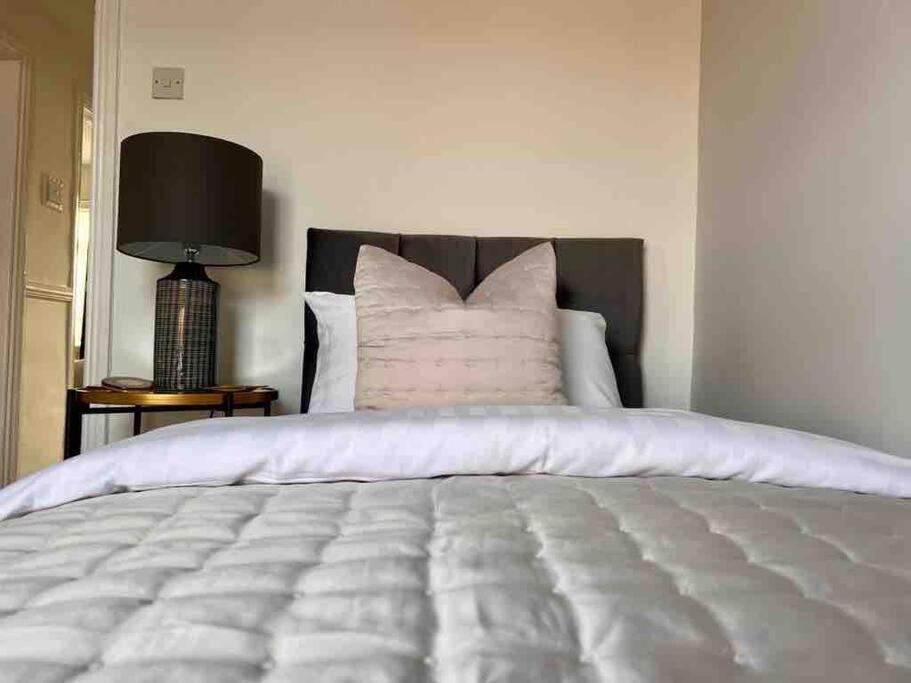 Anfield Home Sleeps 5 Close To Lfc Free Parking Liverpool Exteriör bild