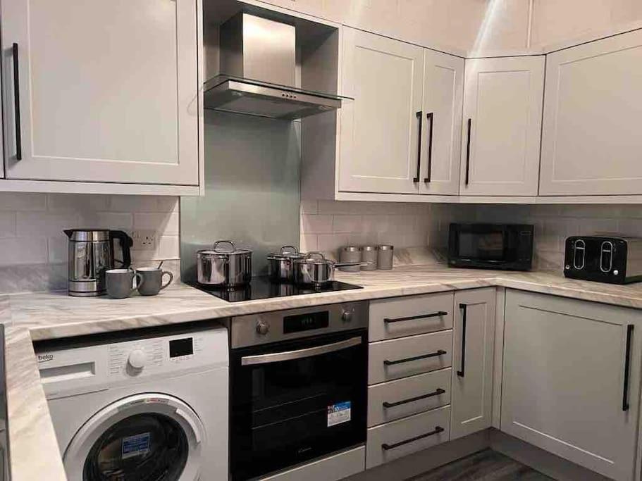Anfield Home Sleeps 5 Close To Lfc Free Parking Liverpool Exteriör bild