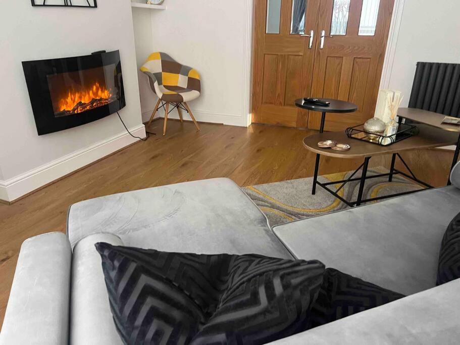 Anfield Home Sleeps 5 Close To Lfc Free Parking Liverpool Exteriör bild
