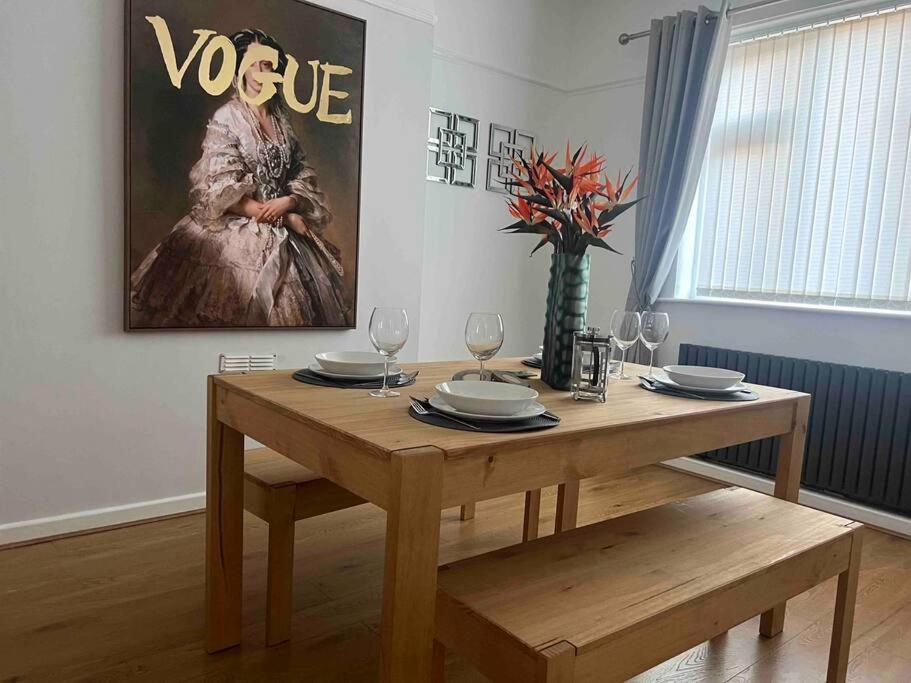 Anfield Home Sleeps 5 Close To Lfc Free Parking Liverpool Exteriör bild